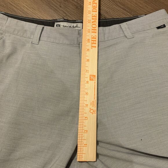 Travis Mathew Beck Shorts Mens Gray 34 Performance Stretch Golf Wicking Casual - Picture 12 of 13
